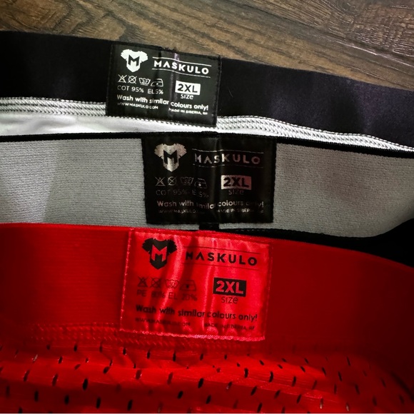 Collection 3 Pairs Maskulo Underwear Briefs Size 2XL Red, Black & White w/Camo - Picture 4 of 4